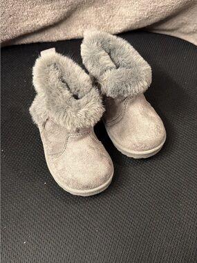 wonder nation Gray Faux Fur Suede Toddler Boots